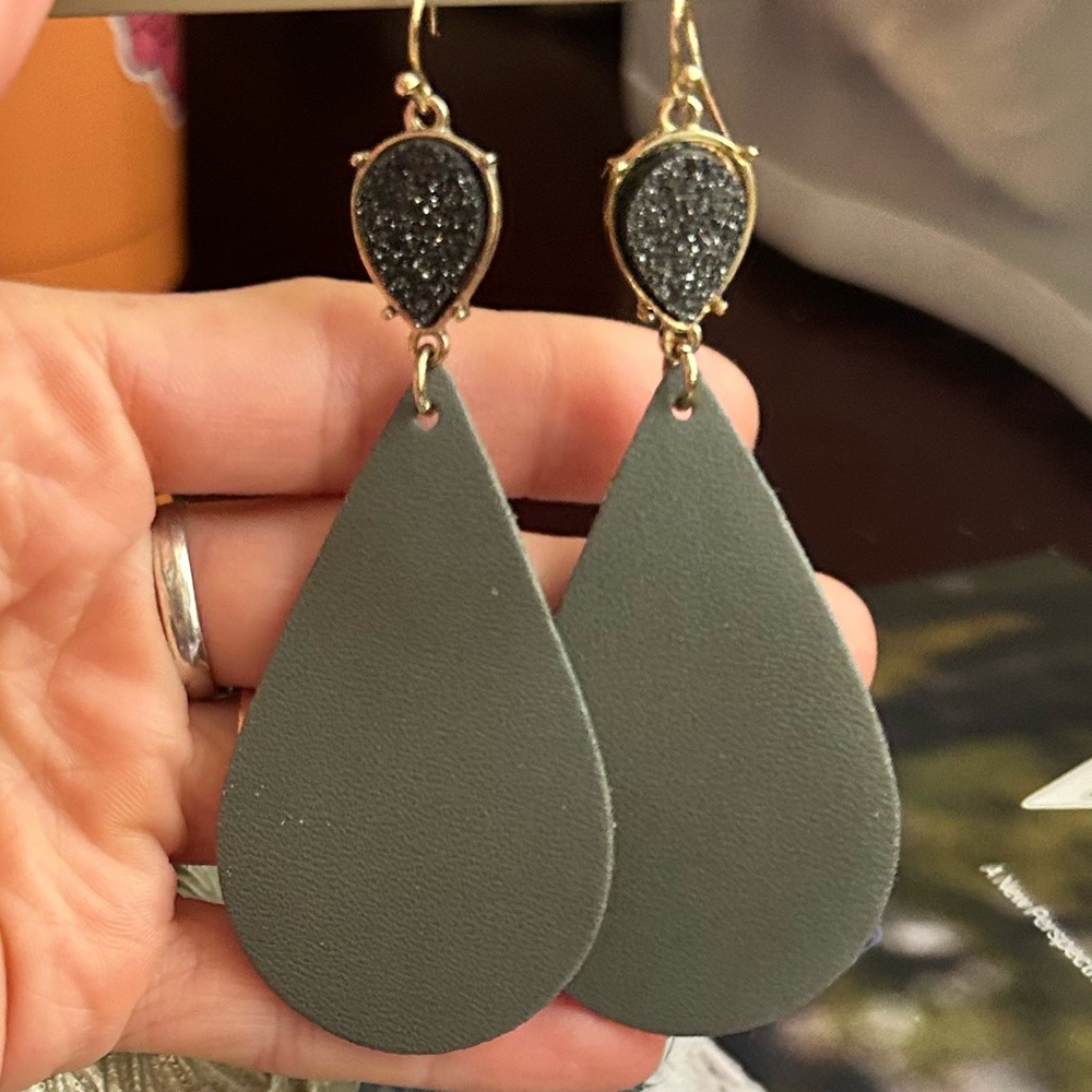 Green Leather earrings with black raw stone